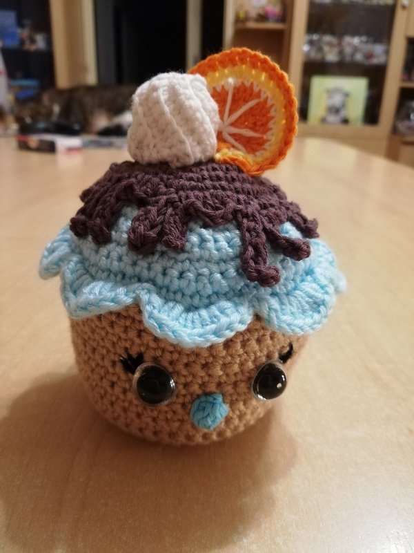 Suki der Weihnachts-Cupcake, Häkelanleitung