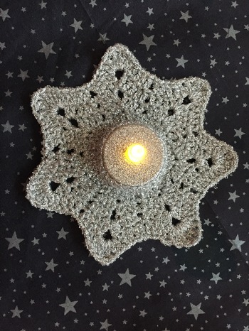 Sehr schöne Anleitung. Ich habe zu Weihnachten gleich mehrere in verschiedenen Farben gehäkelt und verschenkt. Sie kamen alle gut an.