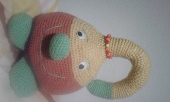 Danke für die schöne Anleitung vom XXL Tröpfli. Es ist einfach und verständlich beschrieben für jeden.
Ich habe Bunte Wollfarbe genommen.
Immer wieder gerne.