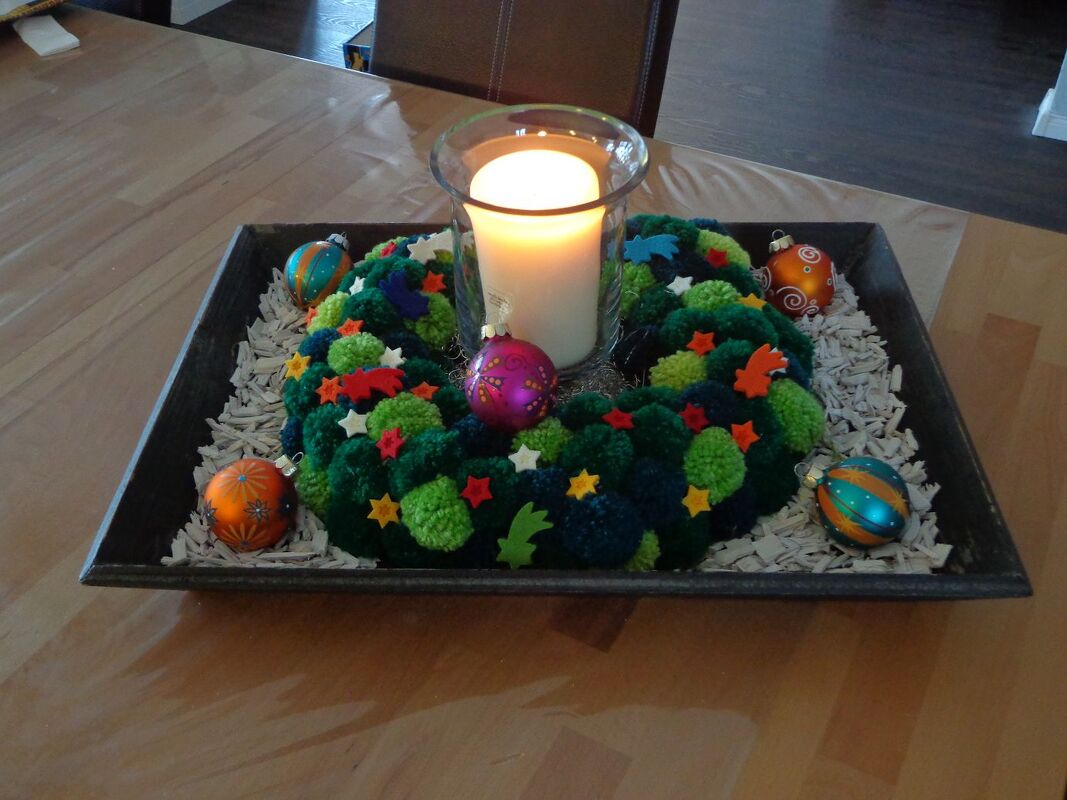 Kostenlose Anleitung: DIY - Weihnachtskranz aus Bommeln