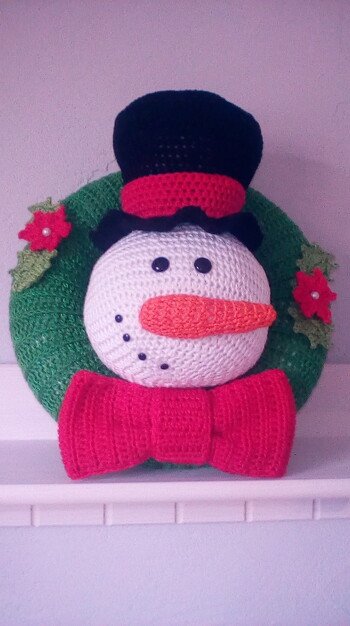 Das ist mein Schneemann Kranz..... Ganz tolle Anleitung.... Sehr zu empfehlen....