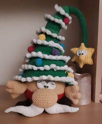 Der absolute Burner!!! So drollig!!! Eine suuuuper Anleitung, total gut geschrieben und super nach zu arbeiten. Meinen Weihnachtsknuffel habe ich noch mit einer Lichterkette unter den Hutkrempen ausgestattet und der ist absolut der Knaller geworden! DANKESCHÖN für diese tolle Anleitung.