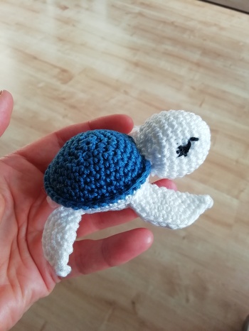 Als kleines Spielzeug am Maxi Cosi