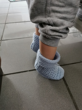 Tolle Schuhe, hat super geklappt.
Unten drunter ist noch so eine Art Gummi wie unter den Stoppersocken, damit sie nicht rutschen. ❤️