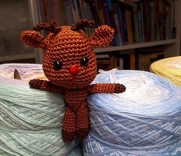 zwischen den Wollknäulen ist es soooo schön kuschelig.