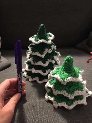 Der Baum war leicht nachzuhäkeln und macht sich einfach genial als Tischdeko!