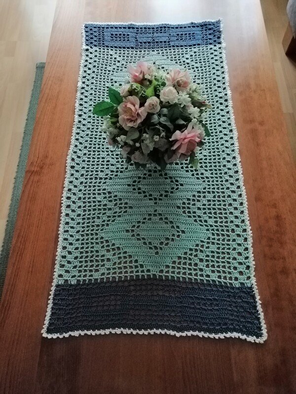 Häkeln / Tischläufer "Modern Art"