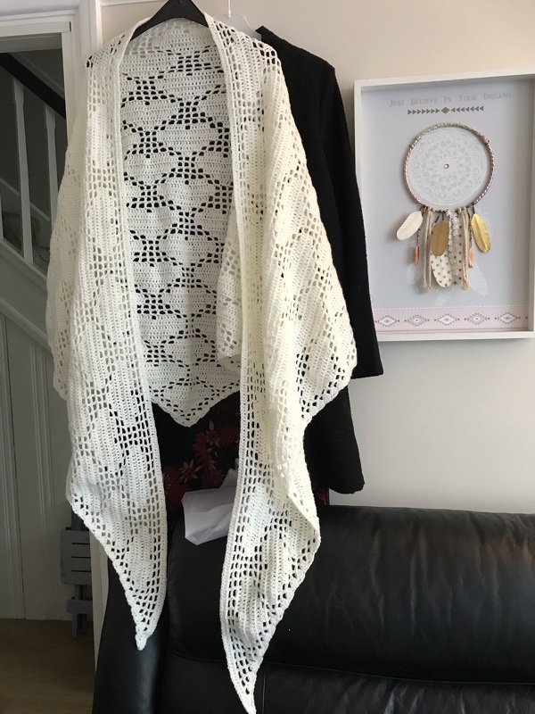 Triangular Shawl "Hearts"