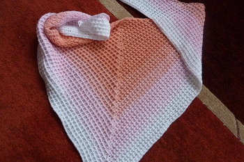 Für mich war die Anleitung perfekt,es hat Spass gemacht  und die Größe desTuches ist für mich auch richtjg.