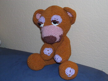 Mein Bärli. Die Anleitung ist super gut beschrieben und es hat riesen Spaß gemacht, das Bärchen zu häkeln :)