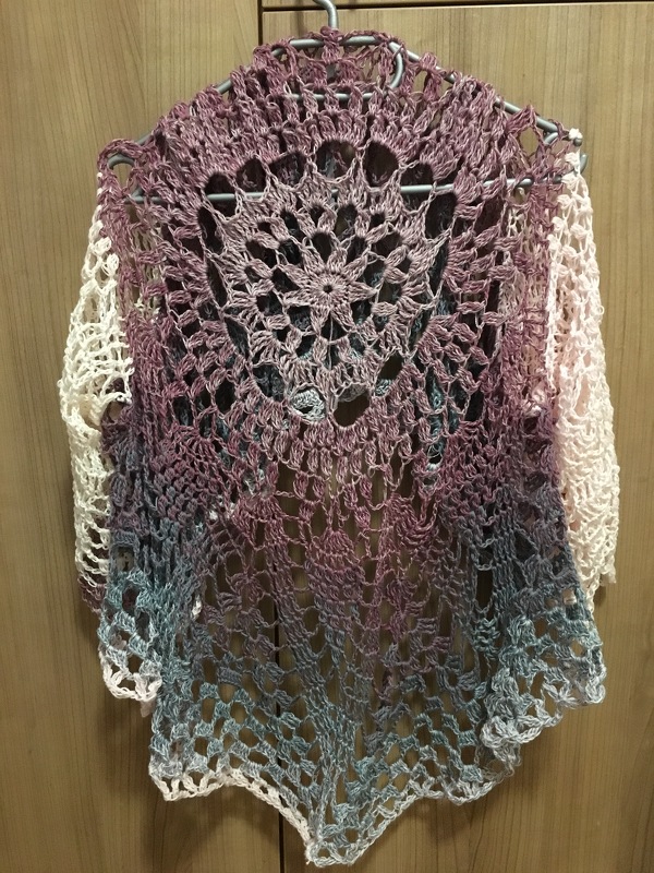 Kreisjacke MANDALA - aus BOBBEL-MOHAIR von Woolly Hugs gehäkelt