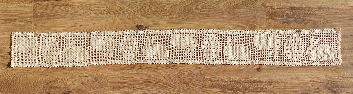 Häkelanleitung für Tischband mit Ostermotiv