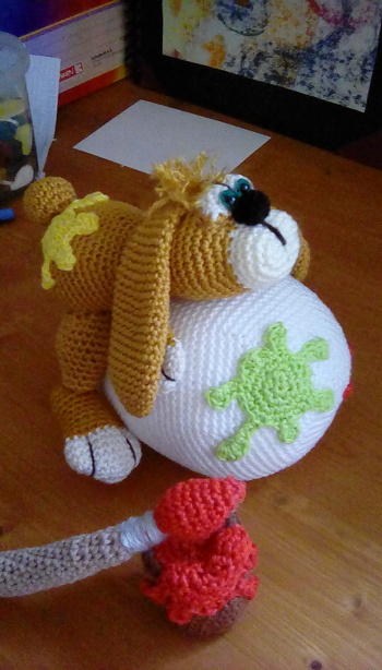 Jetzt kann Ostern kommen.... Damit der arme Osterhase endlich Urlaub machen kann.
Super Anleitung, danke dafür...