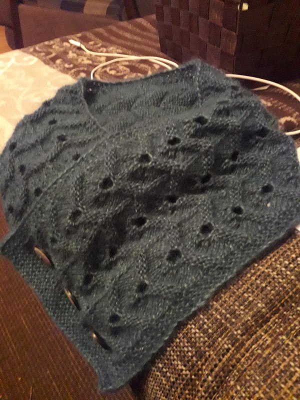 Buttoned Collar / Cowl "Malou", knitting pattern