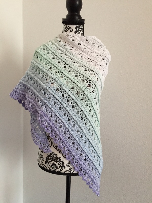 "In'finito 3.0" gehäkeltes Dreieckstuch / Endlostuch / Stola