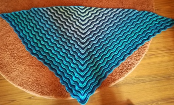 Meine zweite Glückswelle, diesmal aus 2 verschiedenen Bobbeln, einen mit Farbverlauf und einem uni.