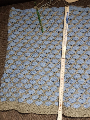 Das Muster ist super einfach, geht ruckzuck von der Hand und die Anleitung ist wieder einmal super Toll!!! Das wird nicht der letzte Pullover dieser Art gewesen sein.....
Dies ist meine Arbeit von nur 6 std