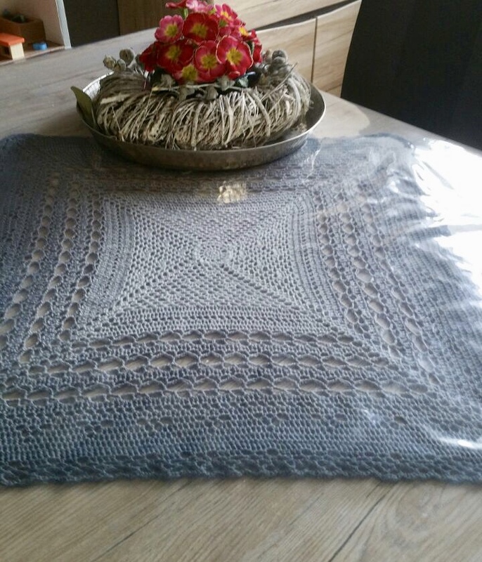 Häkelanleitung  Mitteldecke "Frühlingserwachen