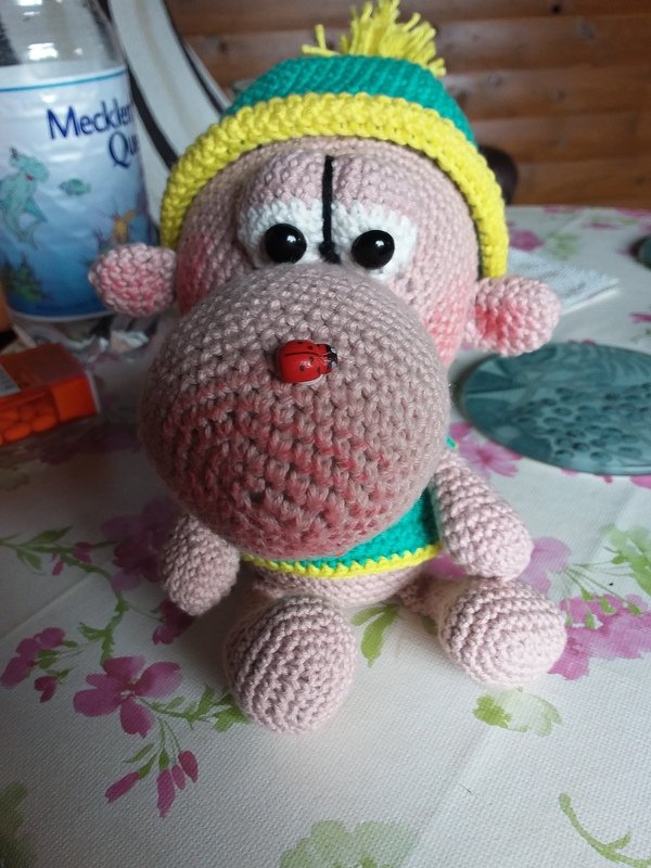 Häkelanleitung Kuschelkumpelchen mit kleinem Popo und großer Nase