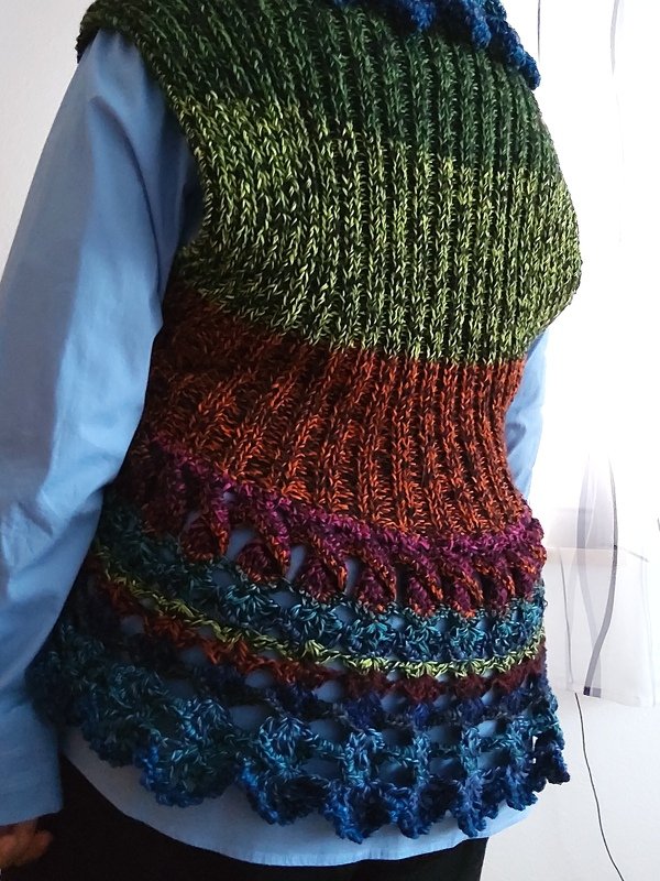 Sparpaket WOLLCALLI:  KRAGEN - WESTE - TUCH