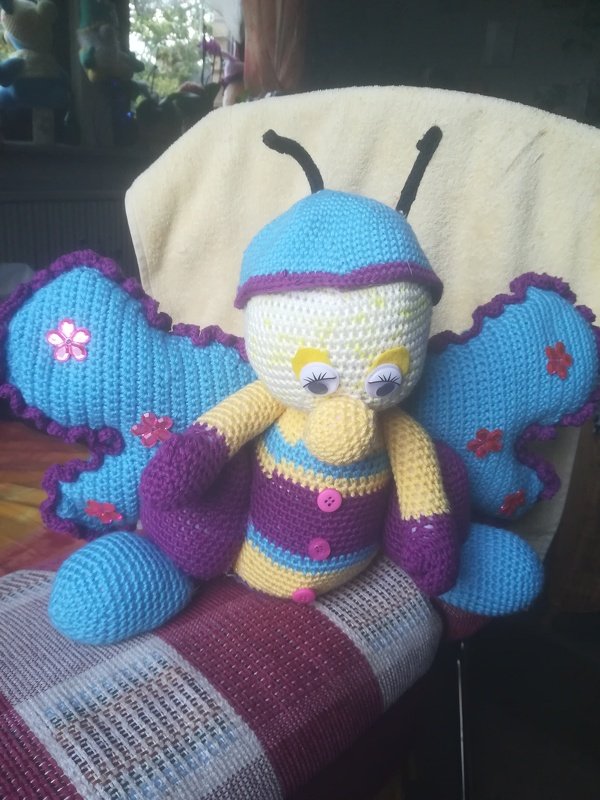 Happy Spring Bugs: Maxiedition - "Schinya - Schmetterling"