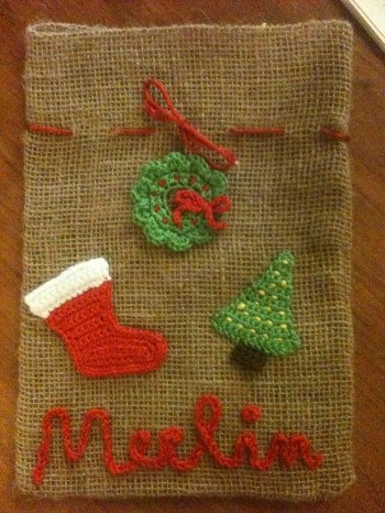 Das Nikolaussäckchen meines kleinen für den KiGa. Der Name wurde als Luftmaschenkette aufgenäht.