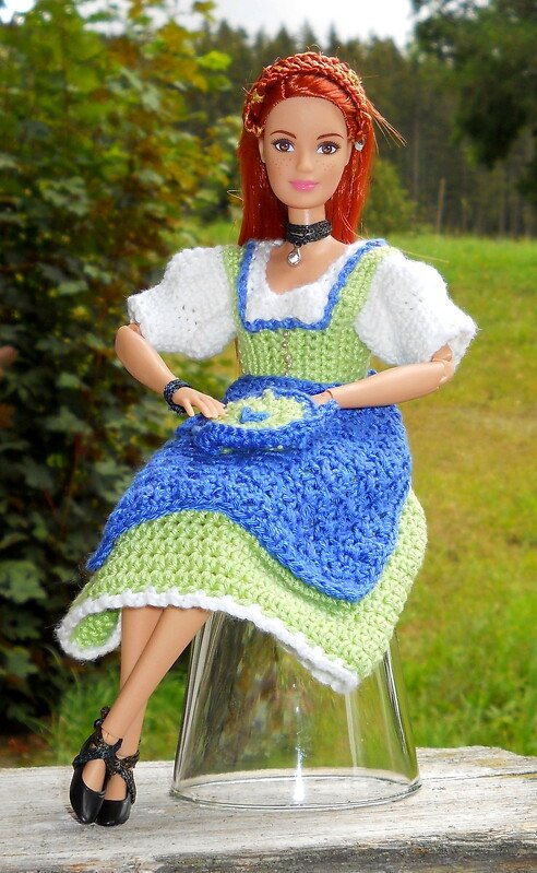 Häkelanleitung kurzes Dirndl für Ankleidepuppen
