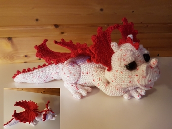 Ich habe selten so viel geflucht wie bei dieser Anleitung.  Sehr viele Kleinteile (na gut), aber es fehlen definitiv Fotos beim zusammensetzen. Trotz allem bin ich mit meinem Ergebnis sehr zufrieden. Ich habe andere Farben verwendet als angegeben, also habe ich mein Drachenmädchen 