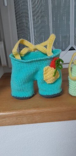 Osterkörbchen Latzhose