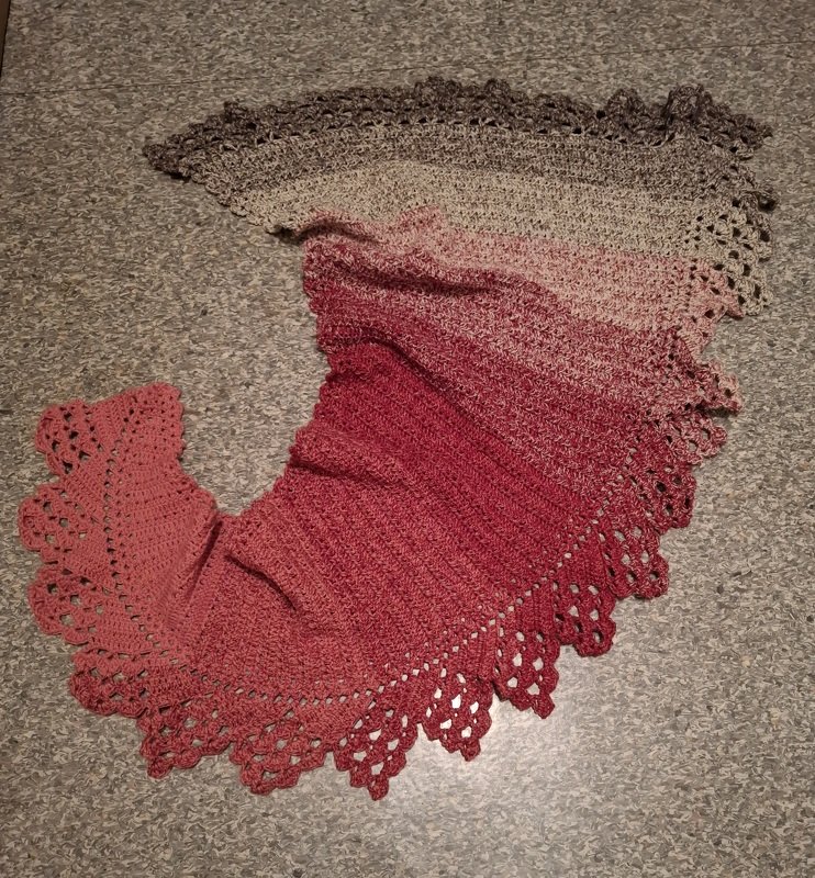 "Tormolino" der gehäkelte Drachenschwanz / Dreieckstuch