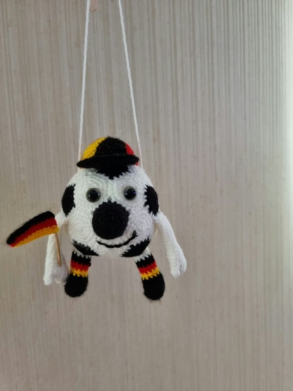 Häkelanleitung: Fußballmaskottchen Tooorsten