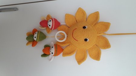 Häkelanleitung Spieluhr-Mobile Sonne mit Schmetterlingen