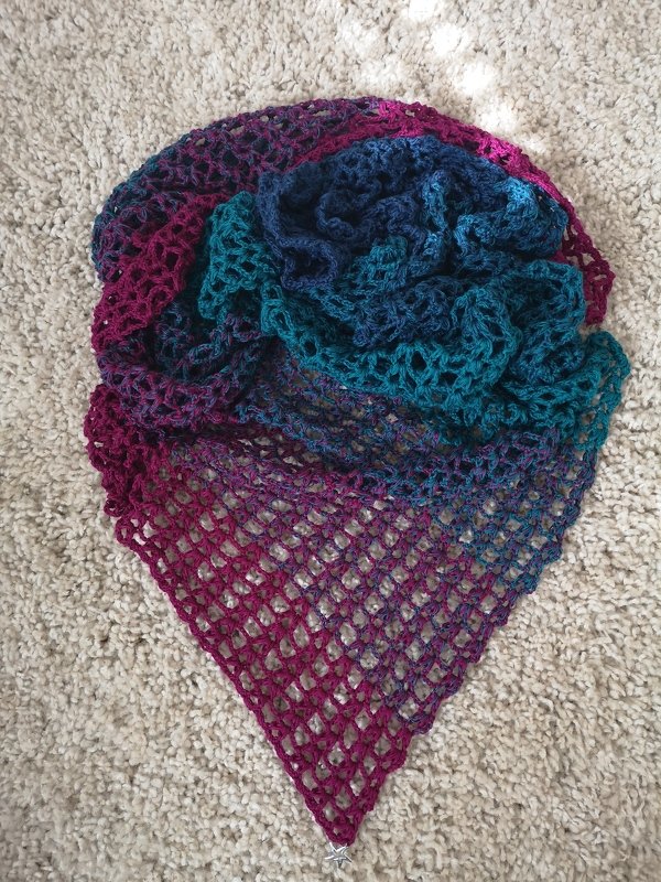 Triangle Shawl „Red Coral“ – Crochet Pattern