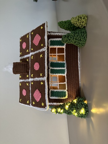 Und einmal beleuchtet und dekoriert: