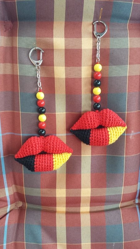 Häkelanleitung Brosche Anhänger "Lips" Lippen