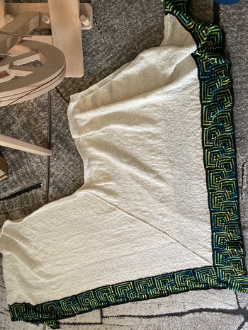 Ich ch habe mein erstes selbst gesponnenes Garn verwendet. Die Anleitung war super erklärt und ich hatte viel Spaß beim Stricken.