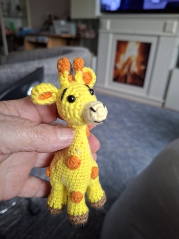 Tolle und einfache Anleitung. Hat mir Spaß gemacht es nach zu arbeiten. Danke für die schöne Anleitung.