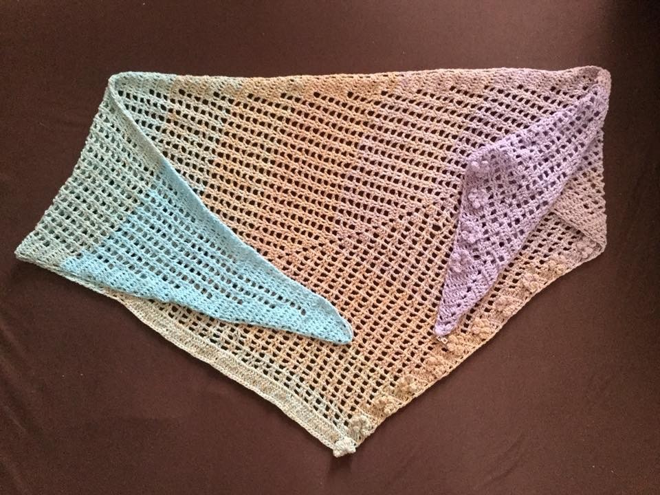 Häkelanleitung Tuch // Dreieckstuch mit Blüten &quot;In Bloom&quot;