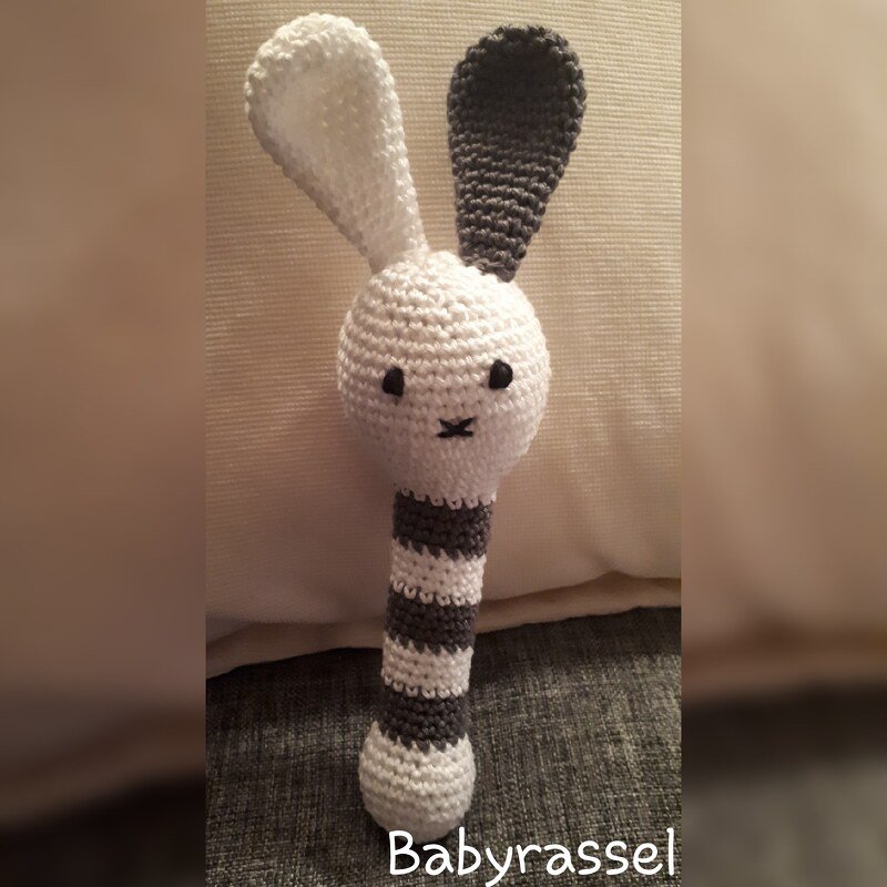 Häkelanleitung Stabrassel &quot;Fritz&quot;