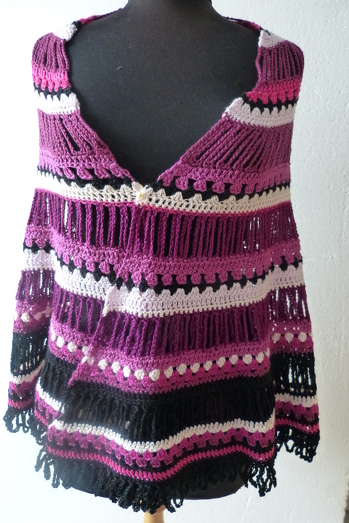 Habe dieses wunderschöne Sommertuch von Petra Perle etwas vergrößert, weil es mir so gut gefällt. Hatte bei der Beschreibung irgendwie einen Knoten im Faden, aber Petra war total hilfsbereit und hat mir gezeigt, wo ich mich verhäkelt hatte. Ein toller Service! Danke! Gabriele