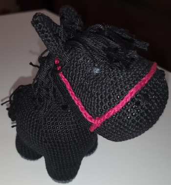 Auf Wunsch der kleinen Pferdenärrin ein Pony ganz in schwarz. 😁
Sie hat sich mega gefreut