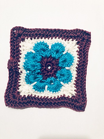 Das Granny Somalia hier einmal in bunt, es wird Bestandteil einer Patchwork Decke