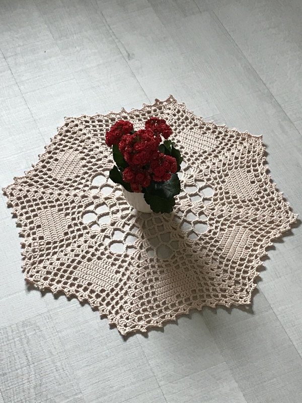 Häkeln / Tischdecke "Home" / in 2 Größen