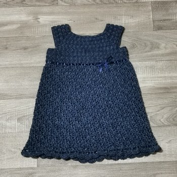 Thun Damen-Strickmuster Krippenfigur – Klassische Keramikfigur Blau, 6 X 5 X 8 Cm, Handbemalt