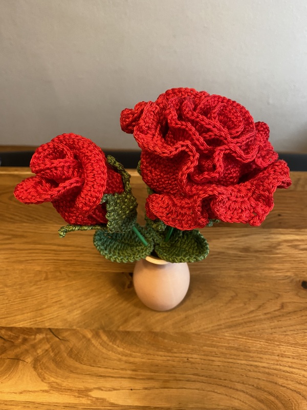 Schöne Große Rosen - Häkelanleitung