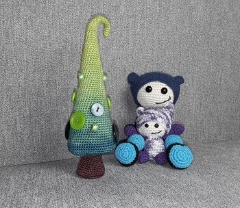 Hier mal drei Anleitungen vereint. Mondmännchen,  Mondmännchen mini und Elfenbäumchen.