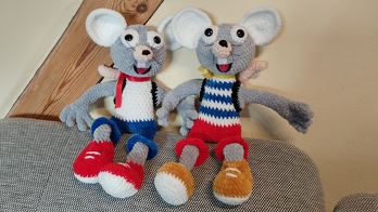 Aus diesen Mondmännchen und noch aus Teilen anderer Anleitungen habe ich mir eine eigene gebastelt und nach einer tollen Anregung Fix und Fax entstehen lassen.