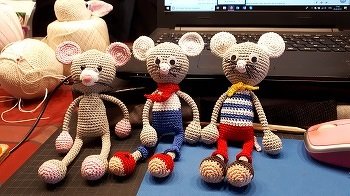 taaddaaa sie sind fertig, kennt ihr auch noch Fix und Fax, die Mäuseabenteurer? die müssen einfach sein. Die AL ist dafür ideal (Mondmännchen). Und diese Bücher gibt es auch wieder. Juhu