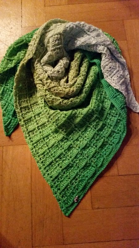 "Lútha 1.0" bezauberndes Dreieckstuch / Häkeltuch