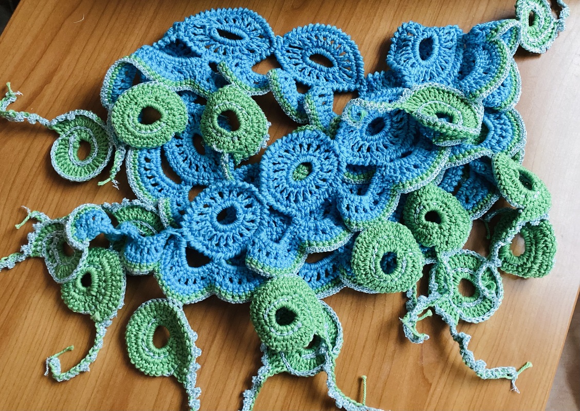 zauberhafter Stola-Schal  "Schwurbelchen"